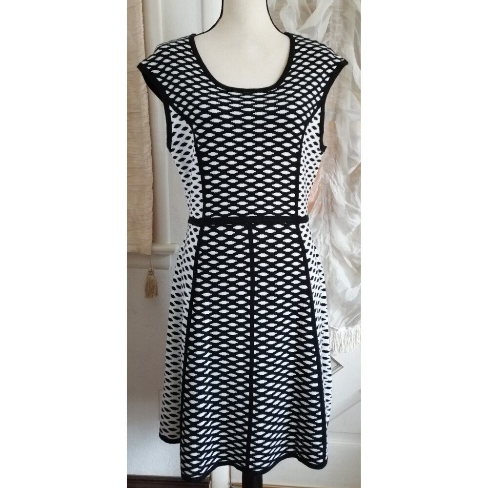 A-Line Knit Dress Black White Geometry Sleeveless
